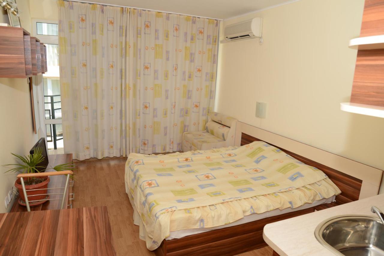 Hotel Riviera Ravda Kültér fotó