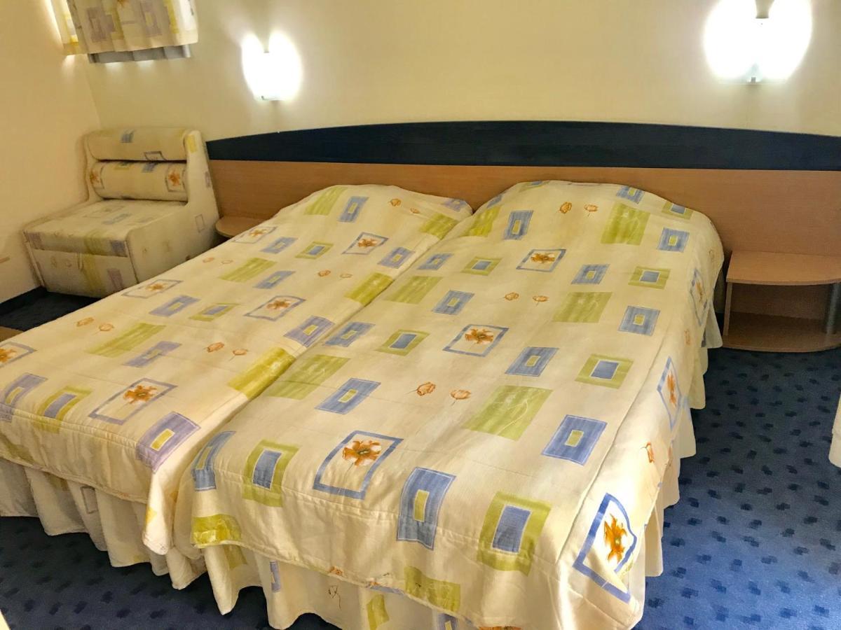 Hotel Riviera Ravda Kültér fotó